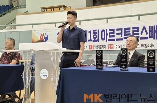 대회 타이틀스폰서인 빅토리폴리머 이환일 대표가 인사말하고 있다.