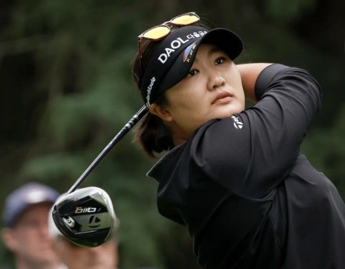 3라운드 도중 드라이버샷을 날리고 있는 유해란. [사진=LPGA]