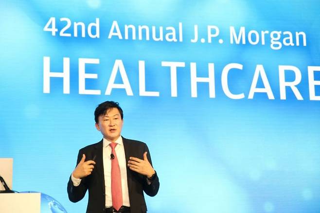 존 림 삼성바이오로직스 대표가 지난 1월 JP모건 헬스케어 콘퍼런스(JPMHC)에서 발표하고 있다. [사진제공=삼성바이오로직스]