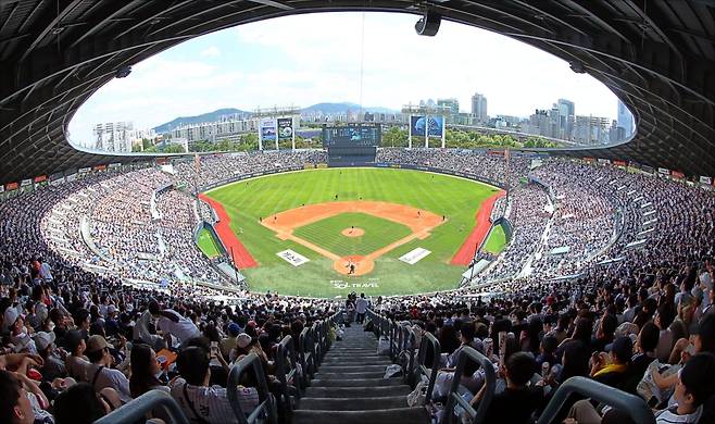 티빙에서 중계하는 KBO 리그 / 사진=한국경제신문