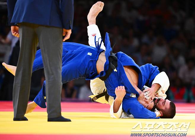 30일(한국시각) 프랑스 파리 샹드마르스 아레나에서 열린 2024 파리올림픽 남자 유도 81kg 한국 이준환과 조지아 그리갈라쉬빌리의 준결승전. 이준환이 연장전에서 공격을 허용하며 패배, 결승 진출이 좌절됐다. 파리(프랑스)=정재근 기자 cjg@sportschosun.com/2024.7.30/