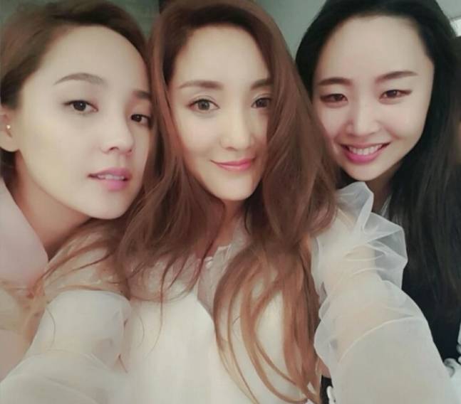 유진(왼쪽부터), 바다, 민희진. 사진 | 바다 SNS