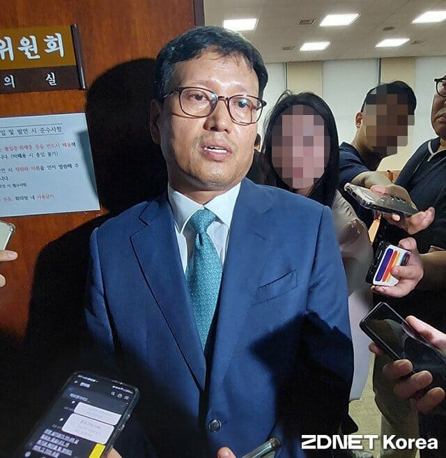 정무위 현안질의에 참석한 구영배 큐텐 대표