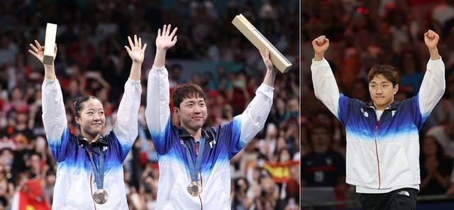 30일(현지시간) 열린 2024 파리올림픽 유도 남자 81㎏급 동메달 결정전서 세계 1위를 꺾고 3위에 입상한 이준환이 시상대에서 두 팔을 번쩍 치켜들고 있다. (왼쪽)탁구 혼합복식서 동메달을 합작해낸 신유빈과 임종훈이 동메달을 목에 걸고 관중 환호에 답하고 있다. 연합뉴스