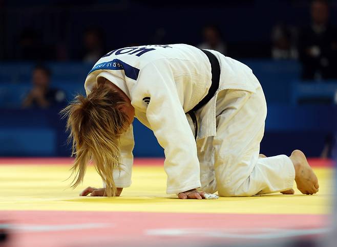 김지수가 30일 패자부활전에서 패한 뒤 눈물 흘리고 있다. 2024.7.30. 파리= 올림픽사진공동취재단