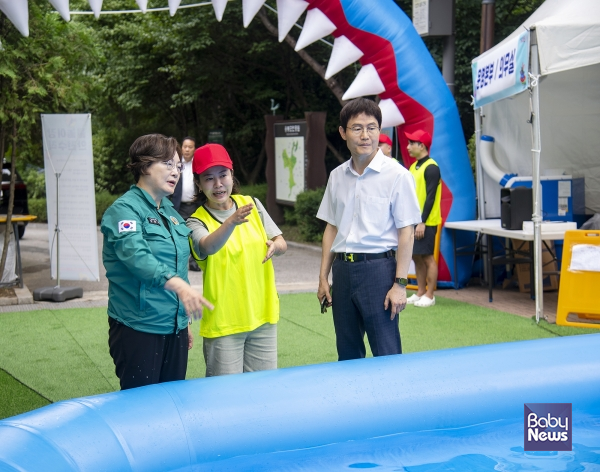 응봉공원 물놀이장 현장점검. ⓒ용산구