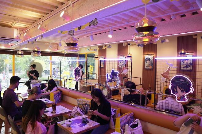 오프라인 이벤트 현장 2층 휴식 공간.