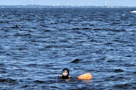 물질 중인 해녀. 우도 갯가에서 촬영했다. 우도는 섬 주민의 약 20%가 해녀인 해녀의 섬이다. 손민호 기자