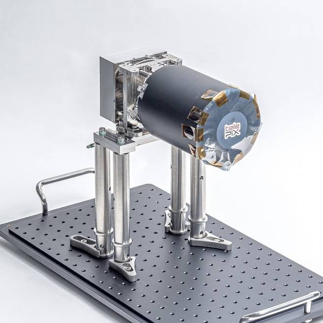 텔레픽스는 자사가 개발한 초점 조절 특허 기술을 반영해 만든 카메라를 위성 '블루본'에 탑재체로 실을 예정이다. 텔레픽스 제공