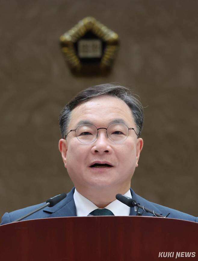 박영재 신임 대법관이 2일 서울 서초구 대법원에서 열린 대법관 취임식에서 취임사를 하고 있다.&nbsp;