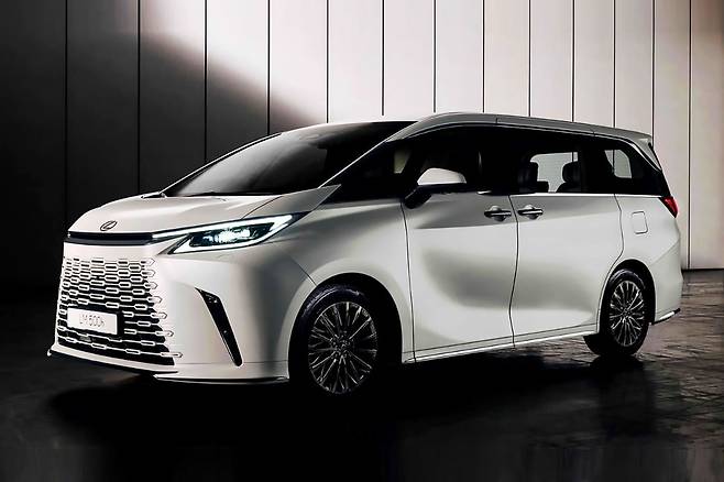 렉서스 디 올 뉴 LM 500h