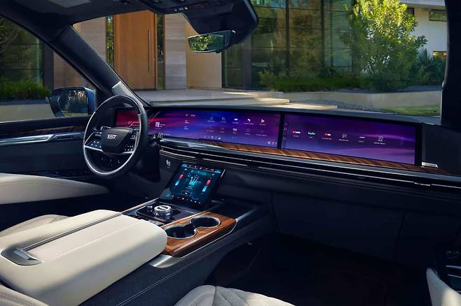 캐딜락 2025년형 에스컬레이드 실내