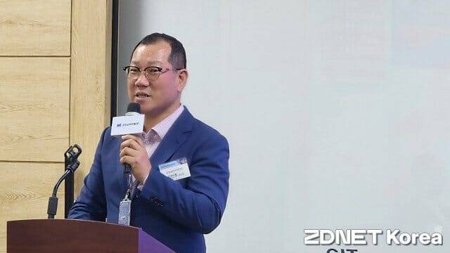 김민주 굿모닝아이텍 부사장(클라우드인프라사업부문장)이 사업 소개를 하고 있다.