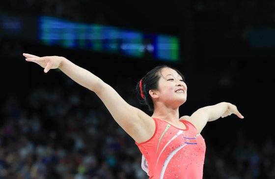 북한의 안창옥이 3일(현지시간) 2024파리올림픽 프랑스 파리 아레나 베르시에서 열린 기계체조 여자 도마 결승에 출전해 마루 경기를 펼치고 있다. 파리=올림픽사진공동취재단