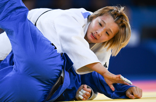 김지수가  3일(현지시간) 프랑스 파리 샹 드 마르스에서 열린 2024 파리올림픽 유도 혼성 단체전 16강전에 출전해 튀르키예 피단 오겔과 경기를 펼치고 있다. 파리=윤웅 기자