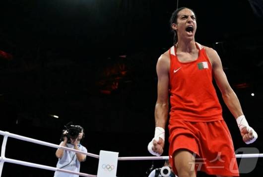 2024 파리 올림픽 여자 복싱 66㎏급에서 동메달을 확보한 이마네 칼리프. /AFP=뉴스1