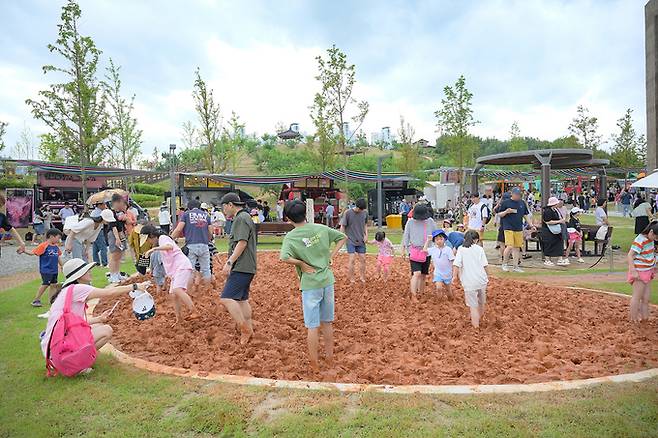 도도리파크 맨발체험장. 세종시 제공