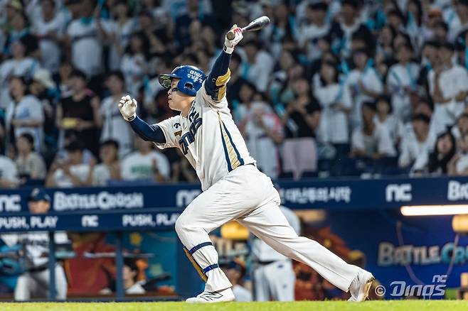 NC 외야수 권희동은 4일 창원 NC파크에서 열린 '2024 신한 SOL Bank KBO 리그' KT와 주말 3연전 마지막 날 4번타자 좌익수로 선발 출전했다. 3회말 솔로포로 KBO 리그 118번째 500타점을 기록했다. NC 다이노스