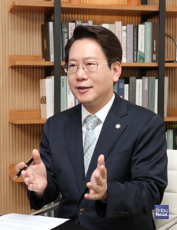 박기현 한국공인노무사회 회장이 여성의 경력단절 문제 해결을 위해서 다양한 유연근무제가 뒷받침돼야 할 것이라고 강조했다. 이효상 기자 ⓒ베이비뉴스