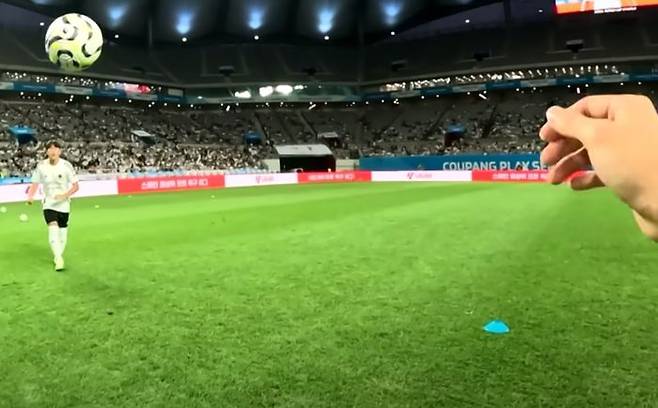 국내 최초로 도입한 ‘쿠플 바디캠’. ⓒ 쿠팡플레이