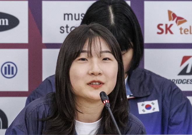 <yonhap photo-7370=""> 금메달 명중 소감 말하는 반효정 (파리=연합뉴스) 황광모 기자 = 2024 파리 올림픽이 후반에 접어든 4일 오후(현지시간) 파리 중심에 위치한 코리아 하우스에서 현재까지 이번 대회에서 메달을 획득한 대한민국 메달리스트들이 모여 기자회견을 열었다. 사격 여자 공기소총 10m에서 금메달을 딴 반효진이 소감을 말하고 있다. 2024.8.4 hkmpooh@yna.co.kr/2024-08-04 23:00:43/ <저작권자 ⓒ 1980-2024 ㈜연합뉴스. 무단 전재 재배포 금지, AI 학습 및 활용 금지></yonhap>