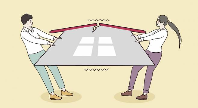 2021년 6월∼2024년 6월 서울 전월세 계약 신고 가운데 갱신·신규 내역이 입력된 67만7964건의 22만9025건(34%)이 갱신으로 나타났다./그래픽=강지호 기자