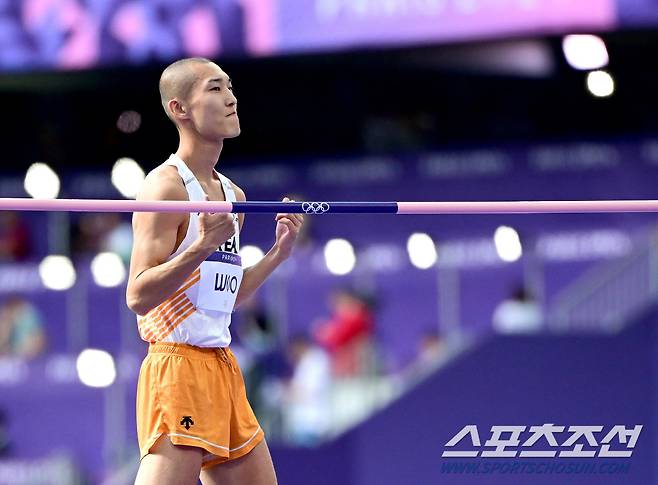 7일(한국시각) 프랑스 파리 스타드 드 프랑스에서 '2024 파리올림픽' 육상 남자 높이뛰기 예선이 열렸다. 우상혁이 2m15를 가볍게 성공시키고 있다. 파리(프랑스)=정재근 기자 cjg@sportschosun.com/2024.8.7/