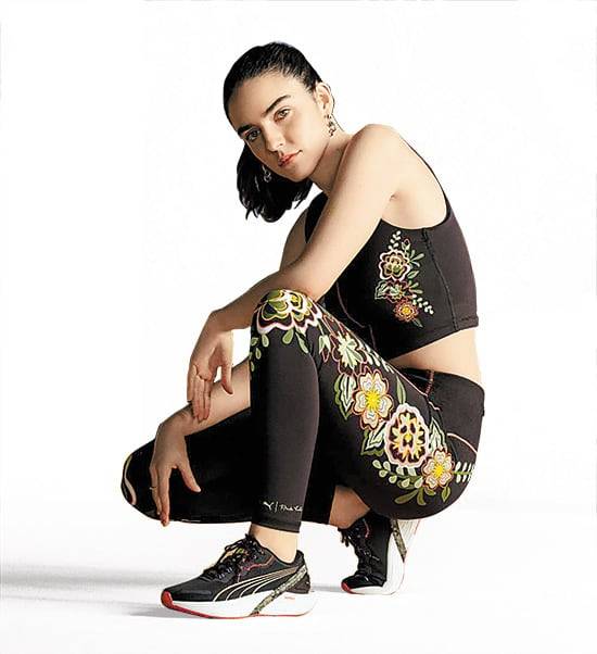 스포츠 브랜드 푸마가 지난 6월 내놓은 여성 전용 러닝화. 멕시코의 유명 여성 화가 '프리다 칼로' 작품에서 영감을 얻었다. /푸마