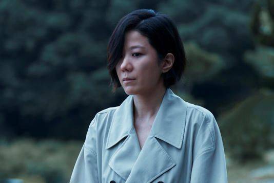 아킬레스건을 잘리고도 하수영 앞에서 쓰러지지 않는 그레이스, 배우 전혜진-전도연의 토톱 영화가 보고 싶다 ⓒ