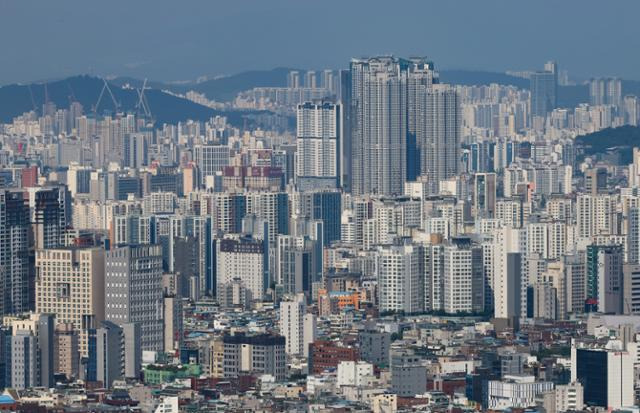 서울 남산에서 바라본 아파트 밀집 지역. 뉴시스