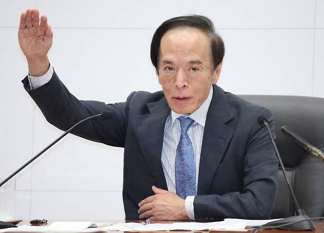 지난달 31일 일본 도쿄 일본중앙은행 본부에서 우에다 가즈오 일본은행 총재가 통화정책회의를 마친 뒤 기자회견을 통해 발언하고 있다. [AFP]
