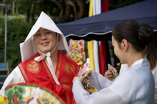 삼성동에 신당을 차리고 새 인생을 살게 된 이건주. 사진 ㅣ이건주 제공