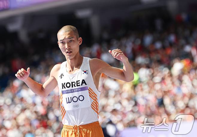 대한민국 대표팀 우상혁이 7일(한국시간) 프랑스 파리 스타드 드 프랑스에서 열린 2024 파리 올림픽 남자 육상 높이뛰기 예선에서 2.27m 1차 시를 준비하고 있다. 2024.8.7/뉴스1 ⓒ News1 이동해 기자