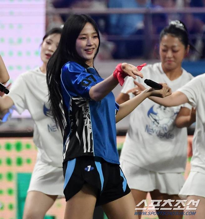 토트넘 홋스퍼와 바이에른 뮌헨의 친선경기가 3일 서울월드컵경기장에서 열렸다. 뉴진스가 멋진 무대를 선보이고 있다. 상암=박재만 기자 pjm@sportschosun.com /2024.08.03/