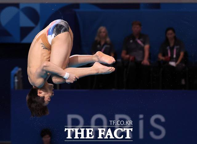 다이빙, 태권도, 근대5종, 탁구, 역도 등 대한민국 선수단의 추가 메달 가능성이 점쳐지고 있는 가운데 지난 6일(현지시간) 프랑스 파리 상트르 아쿠아티크에서 열린 2024 파리 올림픽 다이빙 남자 3m 스프링보드 예선에서 우하람이 연기를 펼치고 있다. /파리=뉴시스