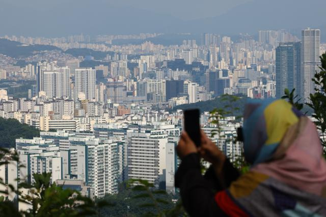 서울 남산에서 바라본 아파트 밀집 지역. 뉴시스