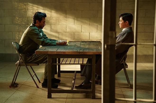 추창민 감독의 영화 <행복의 나라>는 박흥주 대령을 영웅시하거나 정당화하지 않고 ‘거리두기’를 유지한다. NEW 제공