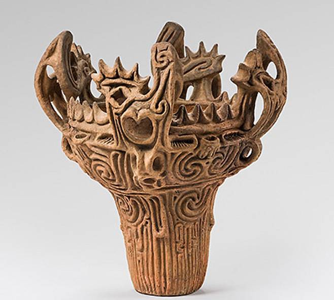 일본 국보 화염형 토기