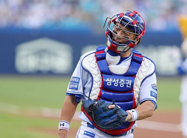 프로야구 삼성 라이온즈 포수 강민호가 프로데뷔 첫 월간 최우수선수(MVP)에 선정됐다. 사진┃삼성 라이온즈