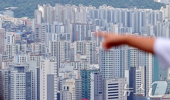 서울 중구 남산에서 바라본 서울 도심 아파트 단지 모습. 2024.7.28/뉴스1 ⓒ News1 김성진 기자