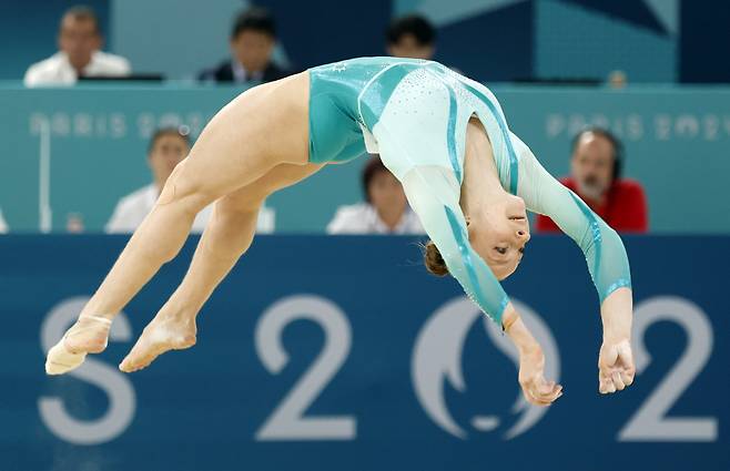 epa11527549 Ana Barbosu of Romania competes in the Women Floor Exercise final of the Artistic Gymnastics competitions in the Paris 2024 Olympic Games, at the Bercy Arena in Paris, France, 05 August 2024.  EPA/CAROLINE BREHMAN

<저작권자(c) 연합뉴스, 무단 전재-재배포, AI 학습 및 활용 금지>