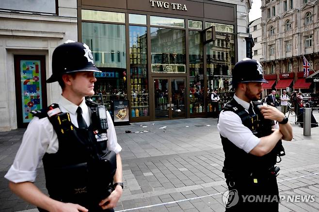 레스터 광장 흉기 사건 현장. [AFP=연합]