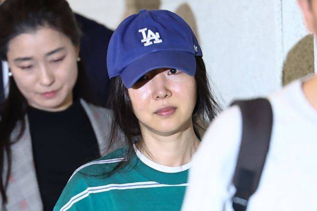 민희진 어도어 대표가 4월 25일 오후 서울 서초구 한국컨퍼런스센터 열린 입장 발표 기자회견에 참석하고 있다. 연합뉴스