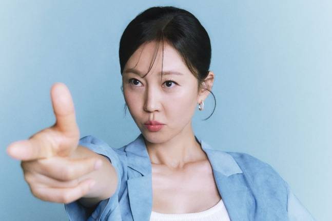 넷플릭스 영화 ‘크로스’의 주연배우 염정아. 넷플릭스 제공.