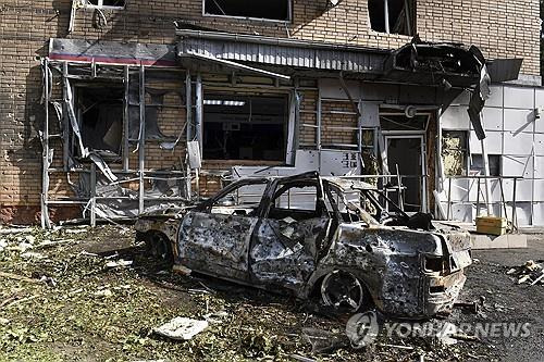 공습 받은 러시아 쿠르스크주의 한 마을 모습 [AP=연합뉴스 자료사진. 재판매 및 DB 금지]