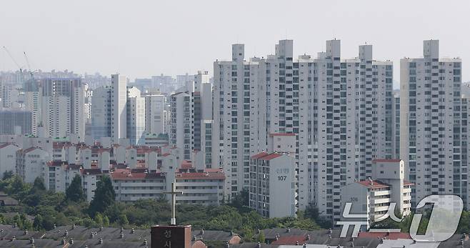 1기 신도시 정비 선도지구 선정계획을 발표한 22일 오후 경기 성남시 분당구에 아파트들이 밀집해 있다. /뉴스1 ⓒ News1 김영운 기자