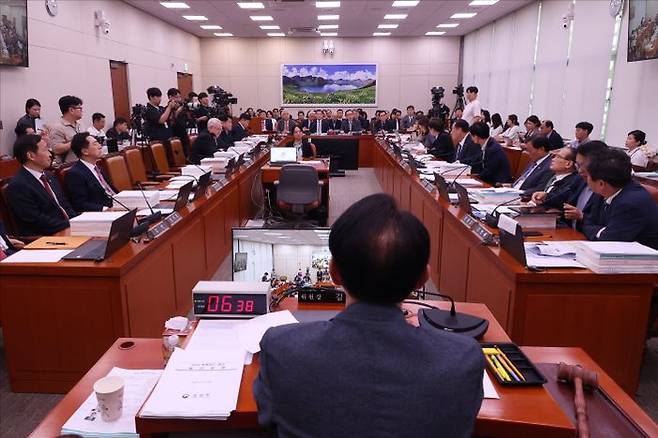 13일 오후 국회에서 외교통일위원회 전체회의가 열리고 있다. ⓒ데일리안 홍금표 기자