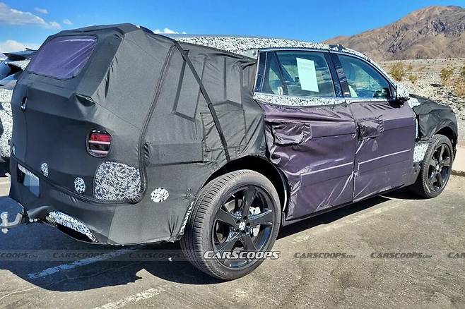 제네시스 'GV90' 추청 테스트카 (출처 : Carscoops)