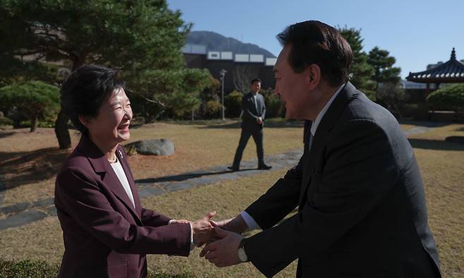 윤석열 대통령(왼쪽), 박근혜 전 대통령. 대통령실 제공