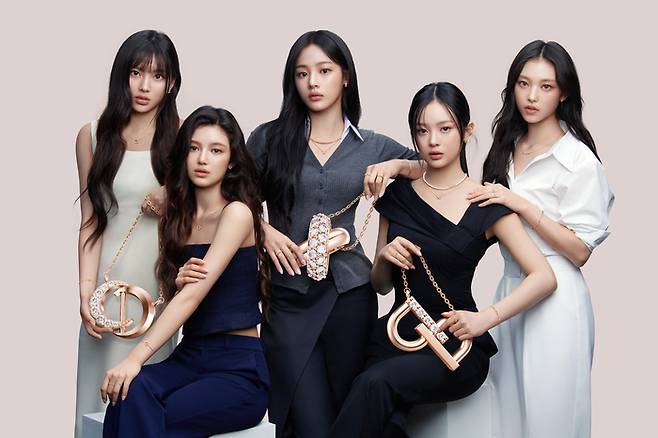 뉴진스. 스톤헨지(STONEHENgE).